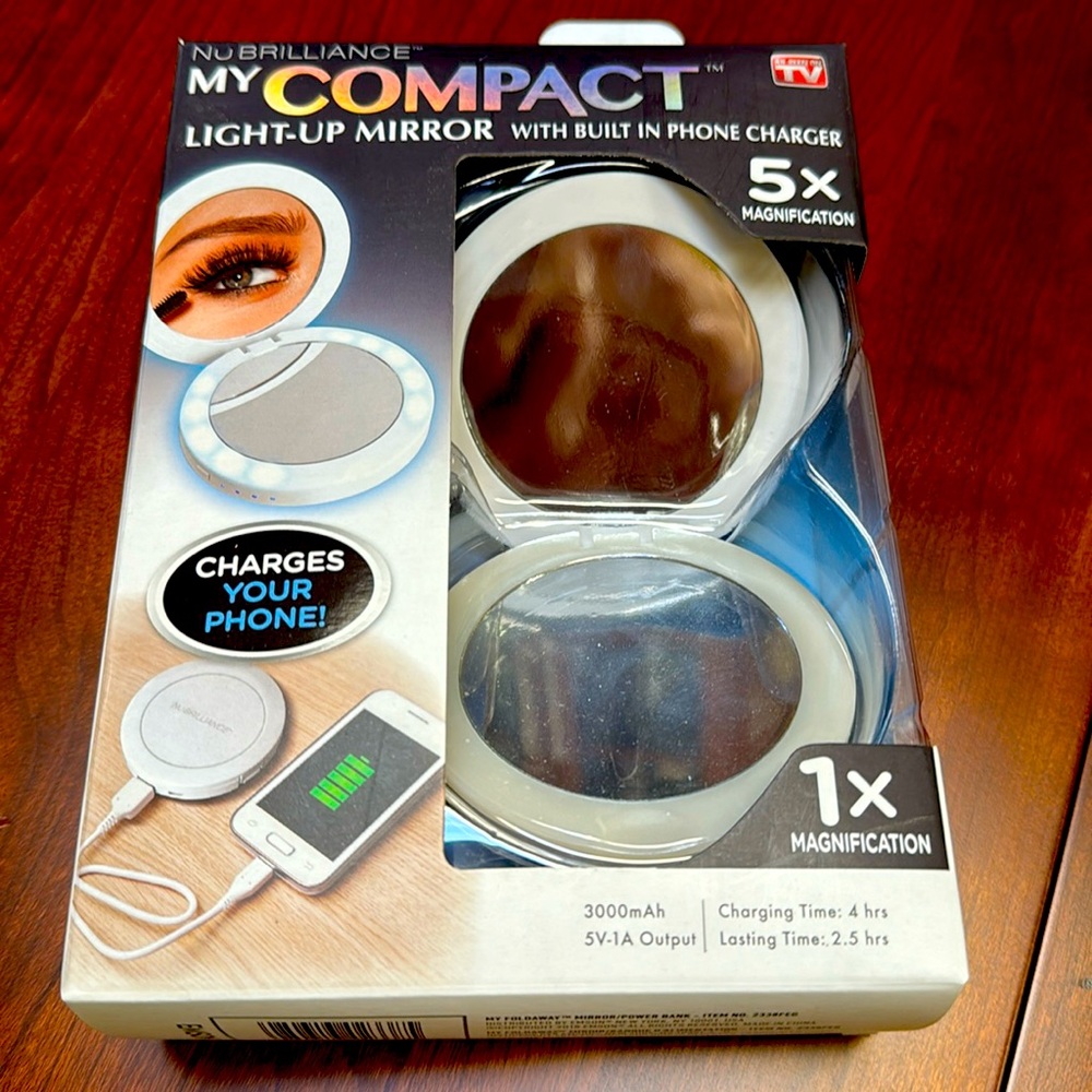 Compact, light up mirror
